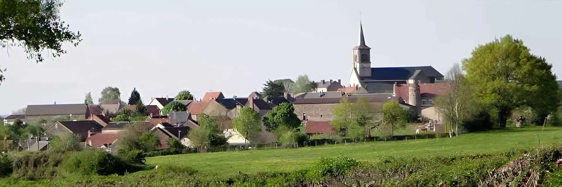 01-cervon vue sur l'église de cervon